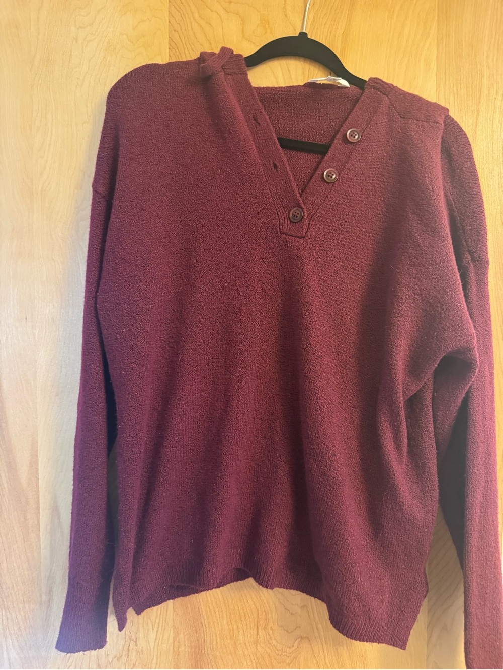 Time and Tru Women's Burgundy V-Neck Button Pullover